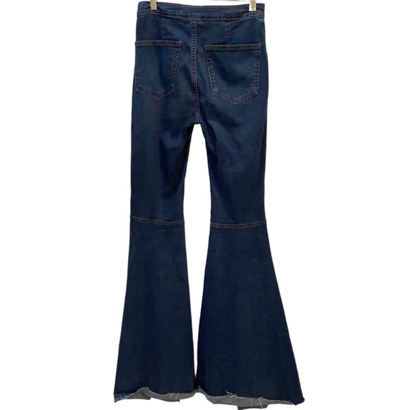 Free People Float on flare denim jeans Sz 26 R dark wash Retro 70s frayed hem - Picture 4 of 16